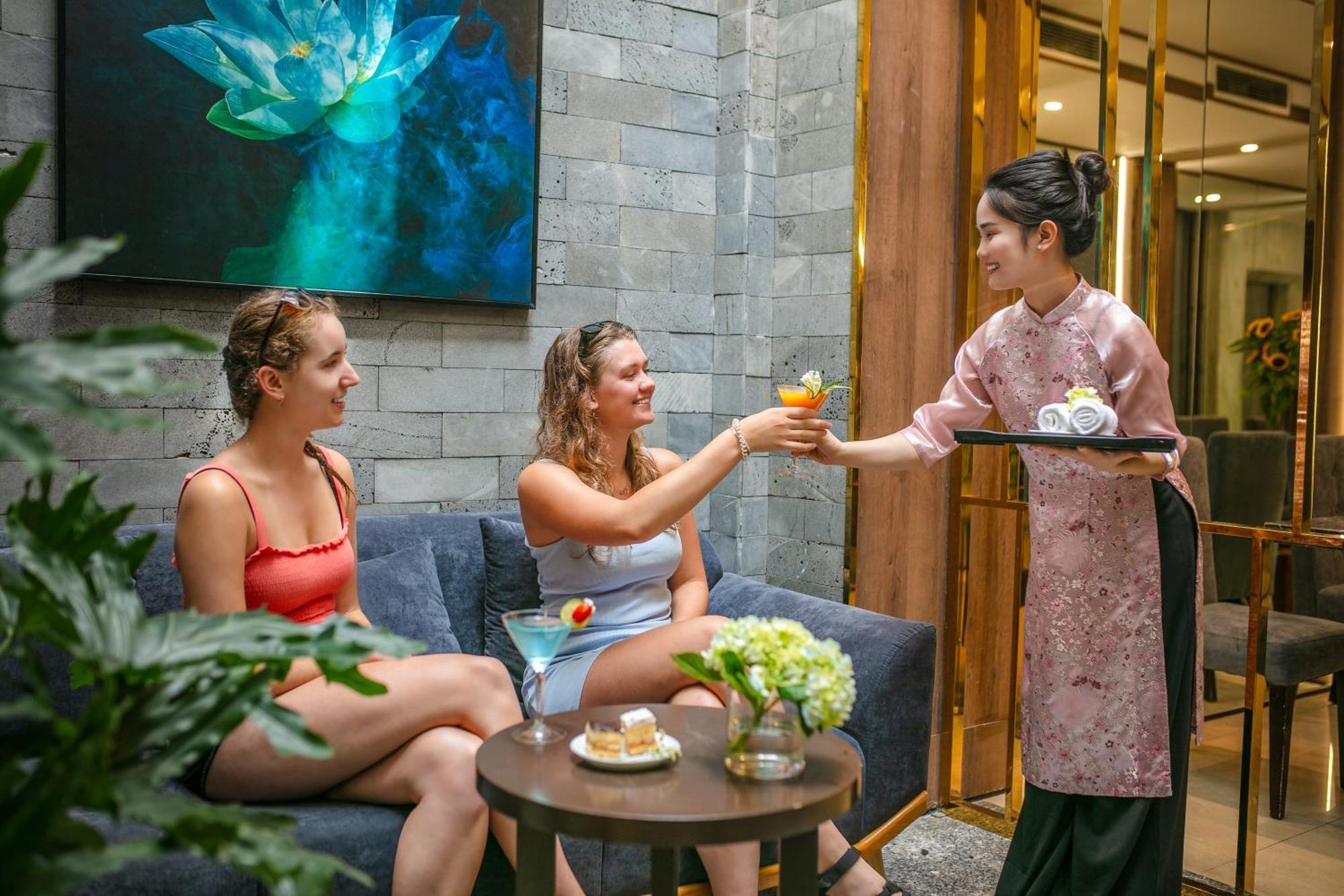 Khách sạn Và La Palm Premier Hà Nội